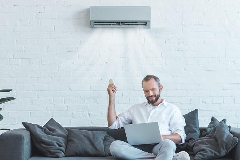 4 Amazing Benefits of Ductless Units. Ductless unit working properly.